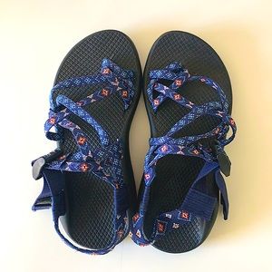 Size 6 Chacos